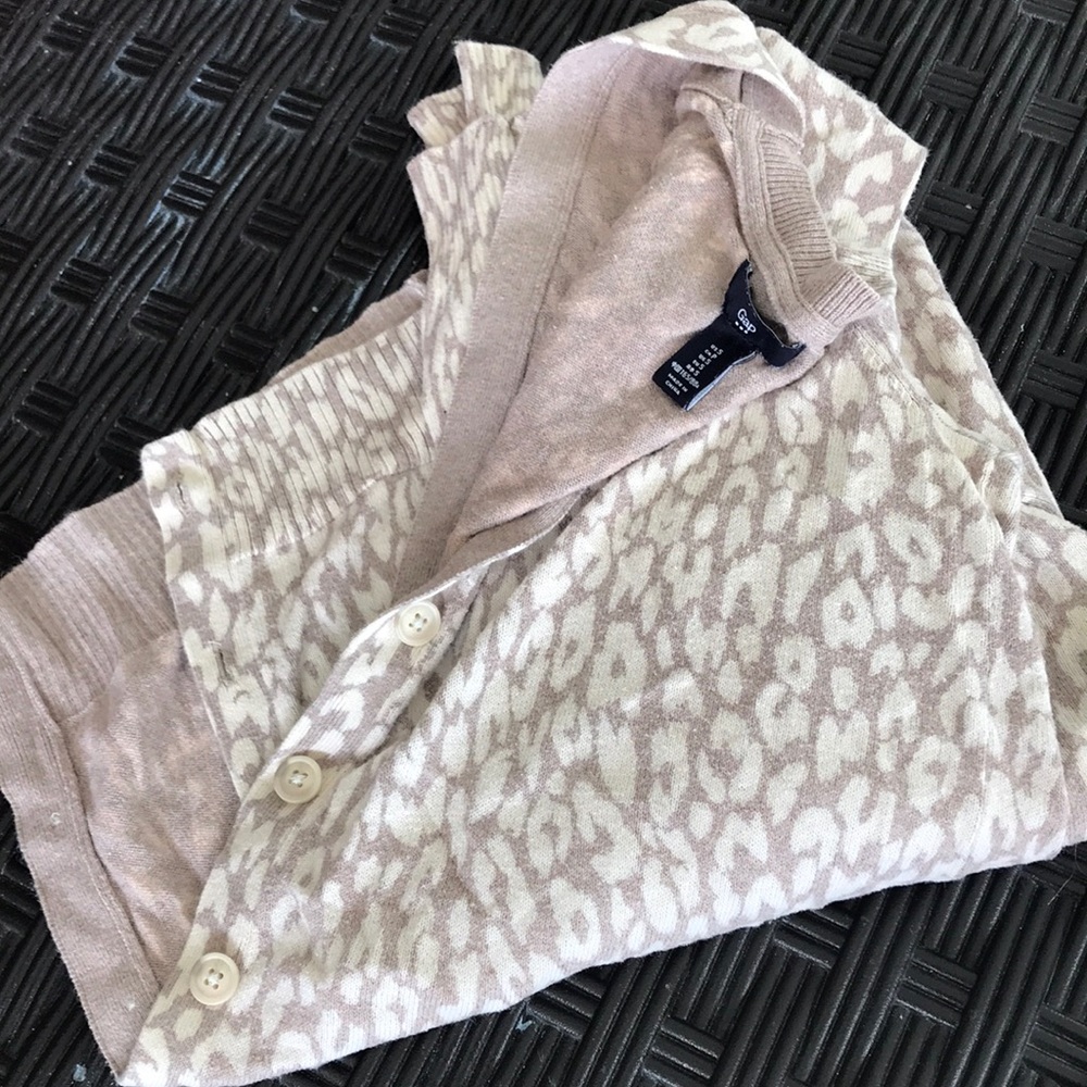 Gap leopard print cardigan